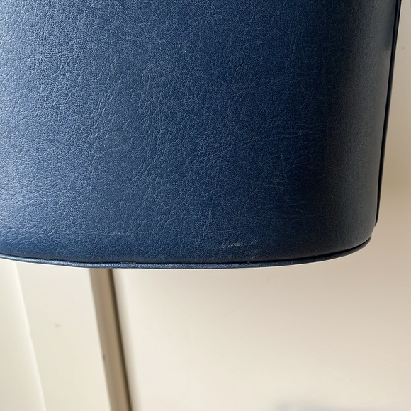 Matt & Nat Azur Vegan Bucket Bag with pouch - Picture 4 of 9